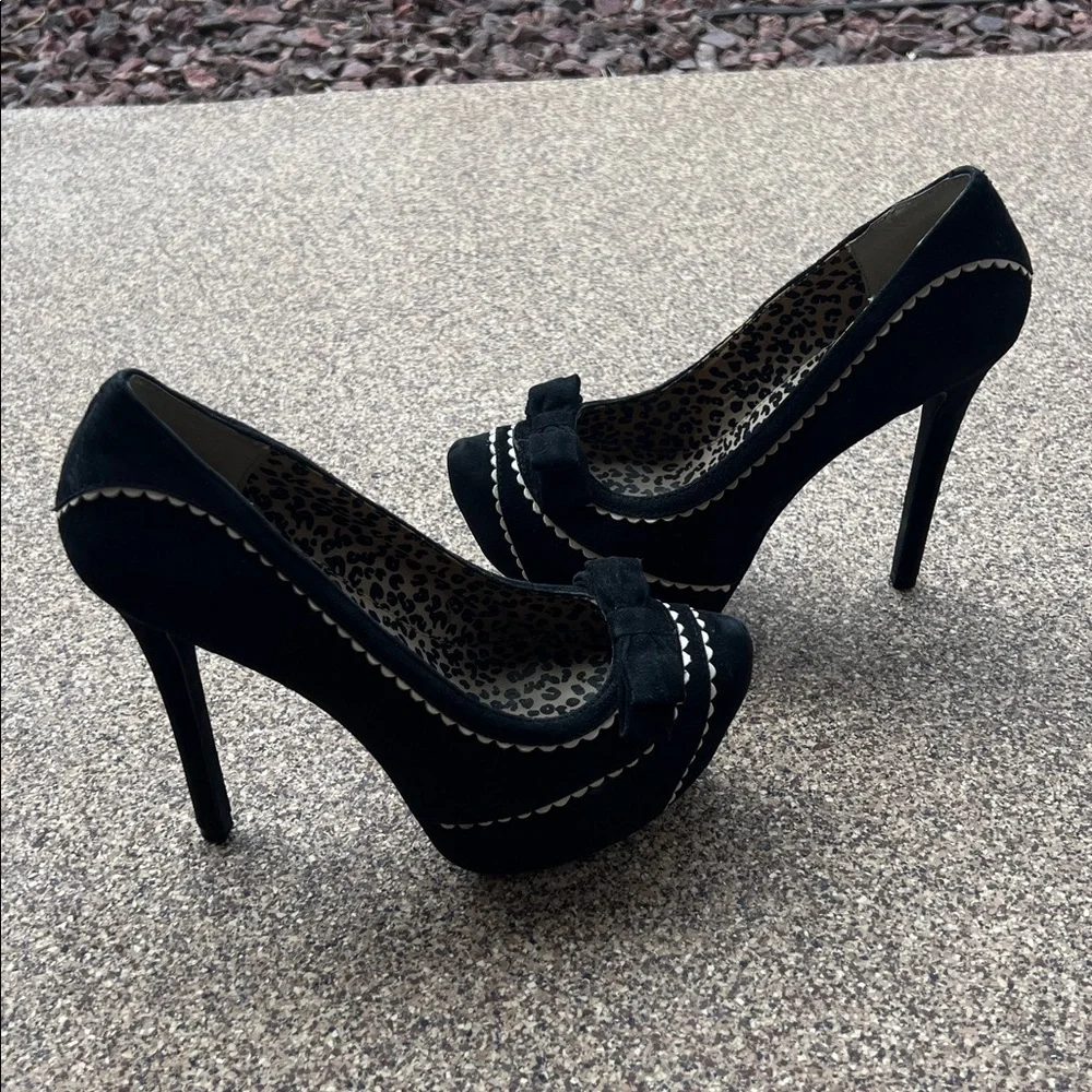 JESSICA SIMPSON Black High Heels with Bow Accent - Picture 7 of 13
